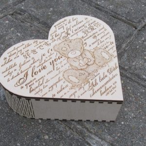 קופסת מתנה לב עם ציר - בחיתוך לייזר