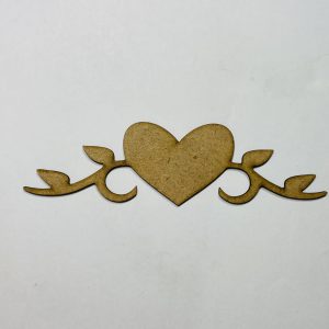 לב עם עלים מגזרת עץ - בחיתוך לייזר