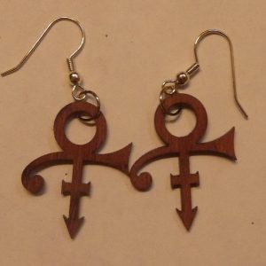 סמל אהבה עגילי לב סגול - בחיתוך לייזר