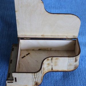 קופסת מתנה בצורת פסנתר לבוד - בחיתוך לייזר