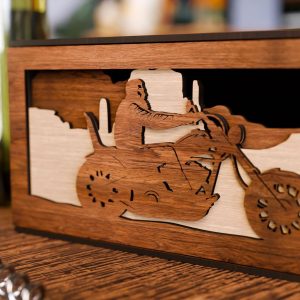 קופסת מתנה לבקבוק יין - נמוך - תמונת שכבות בחיתוך לייזר