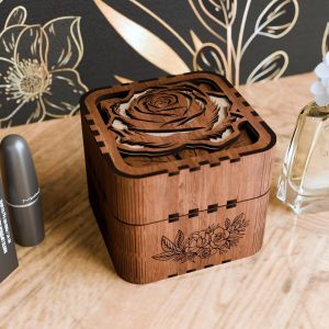 קופסת מתנה פרחונית - תמונת שכבות בחיתוך לייזר