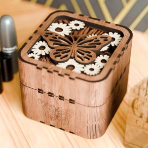 קופסת מתנה פרפרית תלת-ממדית - תמונת שכבות בחיתוך לייזר