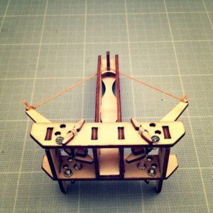 קשת צולבת - בחיתוך לייזר