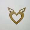 צורת לב עם כנפיים מגזרת מלאכת עץ לא גמורה - בחיתוך לייזר