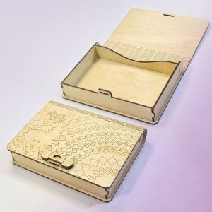 Korobka Knizhka S Zastezhkoy - בחיתוך לייזר