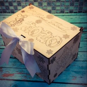 תבנית מתנה של פתית שלג מעץ לשנה החדשה 2020 עם מכסה - בחיתוך לייזר