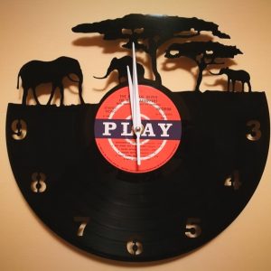 שעון אורולוגיו ויניל אפריקה - בחיתוך לייזר