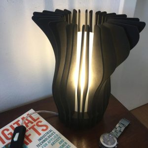 מנורת אליפסה פרמטרית - בחיתוך לייזר