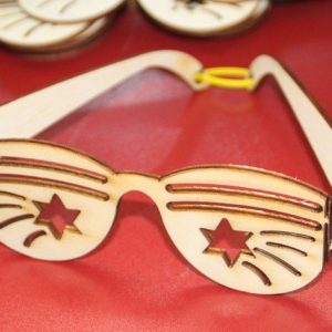 דיקט משקפי שמש למסיבה - בחיתוך לייזר