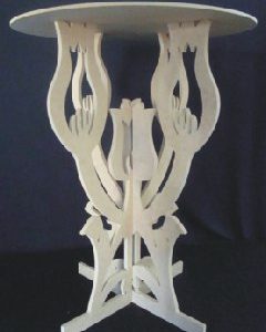 של שולחן עגול - בחיתוך לייזר