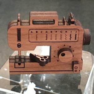 צעצוע למכונת תפירה - בחיתוך לייזר