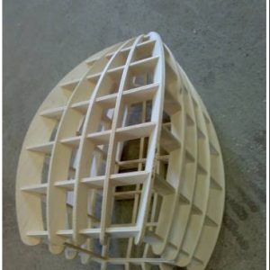 מנורה מרובעת - בחיתוך לייזר