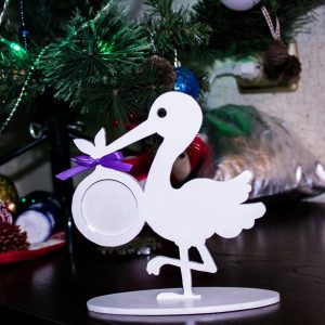 מסגרת תמונה של חסידה לצילום תינוק - בחיתוך לייזר