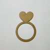 מגזרת עץ בצורת טבעת לב לא גמור - בחיתוך לייזר