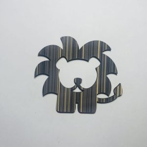 מגזרת עץ בצורת אריה לא גמורה - בחיתוך לייזר