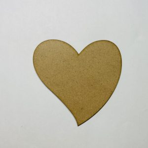 מלאכת מגזרת לב מעץ לא גמור - בחיתוך לייזר