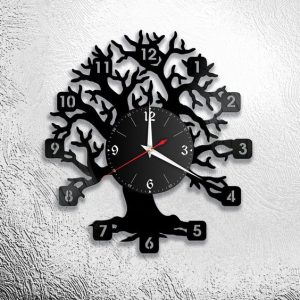 שעון קיר עם דפוס עץ - בחיתוך לייזר