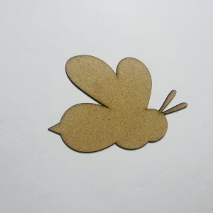 מגזרת דבורה מעץ צורת דבורה לא גמורה - בחיתוך לייזר