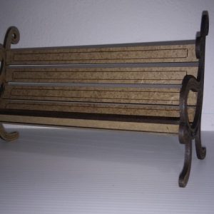 ספסל גן עץ - בחיתוך לייזר