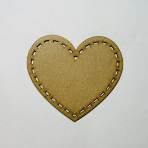 מגזרת צורת לב עץ - בחיתוך לייזר