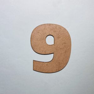 עץ מספר 9 חתך מספר תשע צורה - בחיתוך לייזר